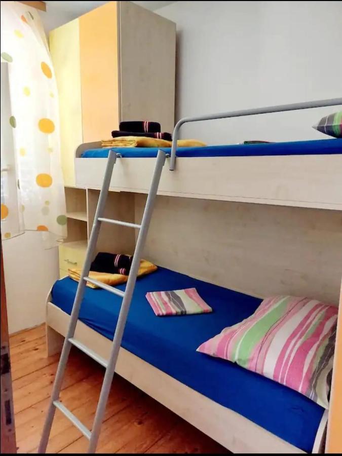 Apartment Ita - Postira