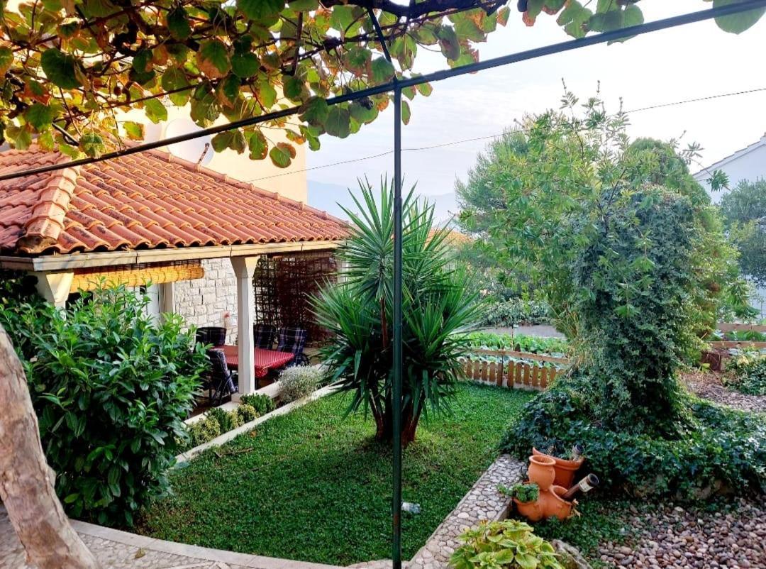 Apartment Ita - Postira