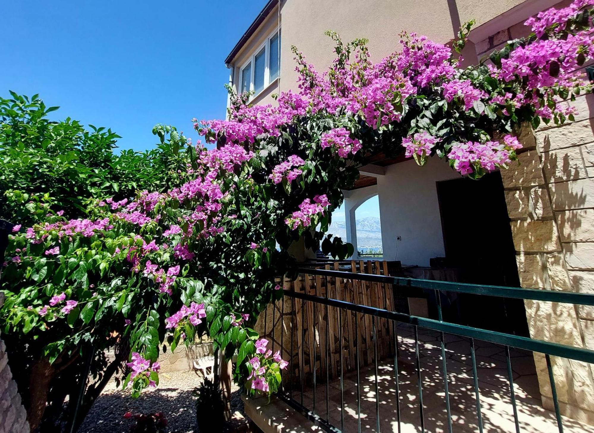 Ita - Apartment Postira